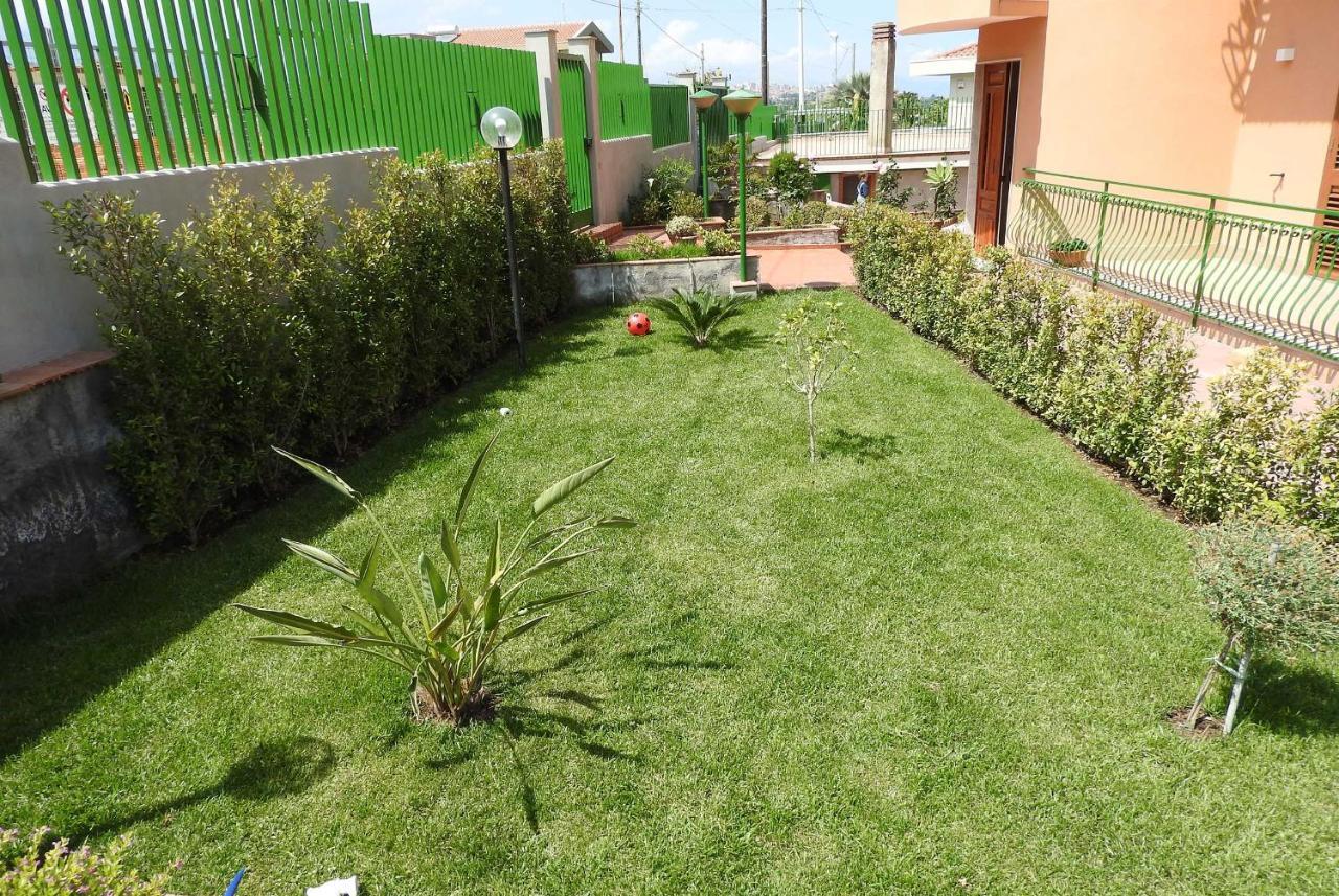 Mansarda Sul Mare Dei Ciclopi Apartment Aci Trezza Exterior photo